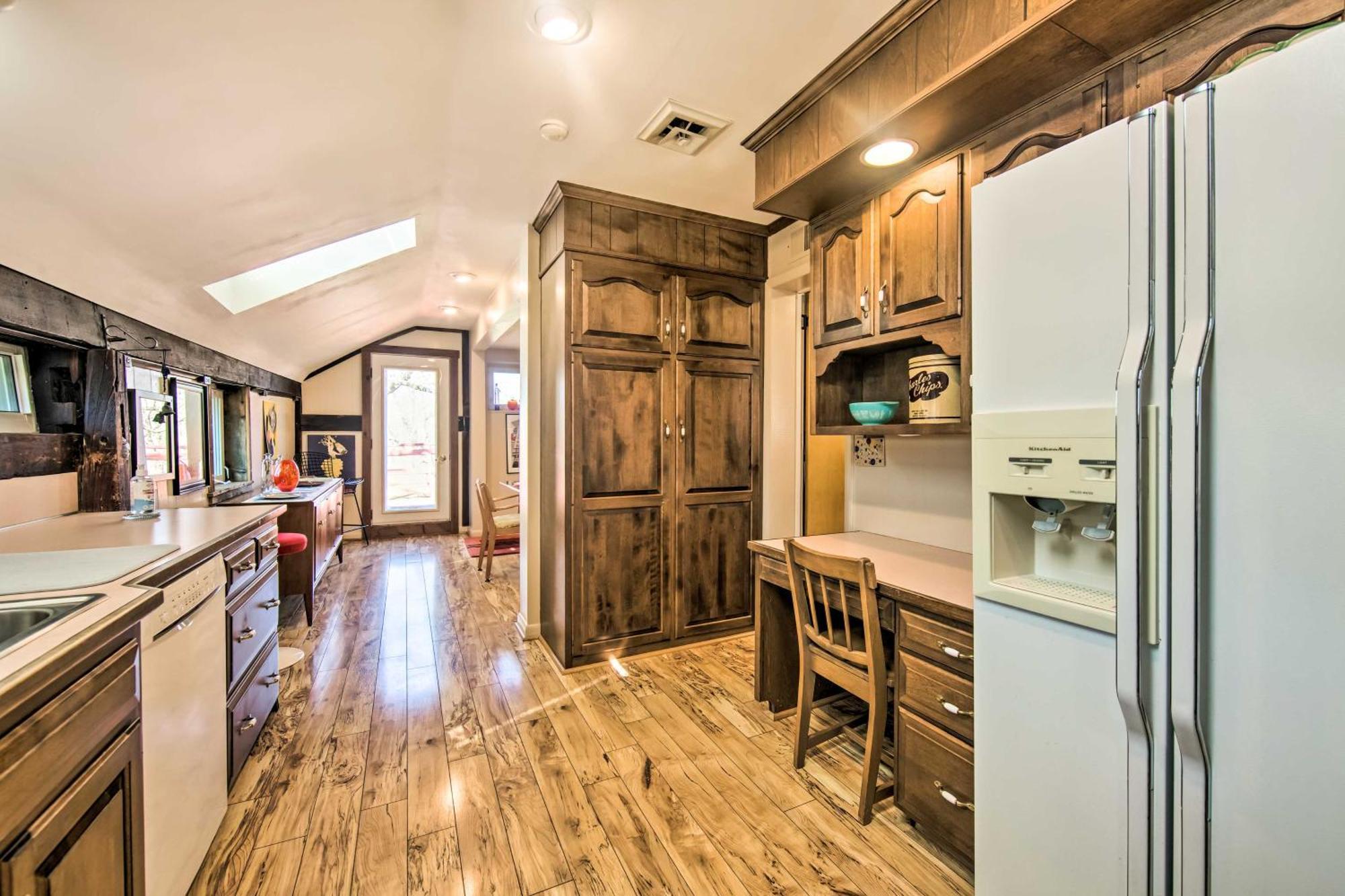 Runningwater Apartment In Lancaster With Deck ภายนอก รูปภาพ